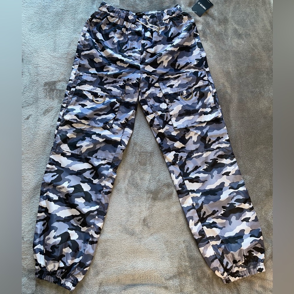 F21 Army Print Cargos